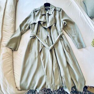 Badgley Mischka Flowy Belted Trench in Pistachio Size 1X